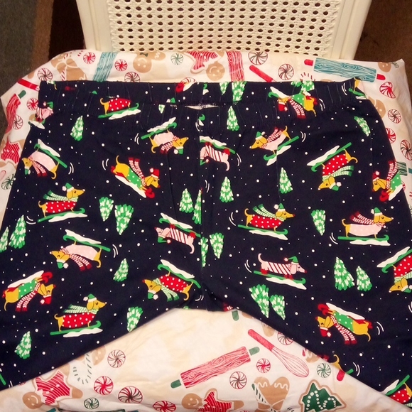 Holiday Plus Size Leggings - Picture 2 of 7